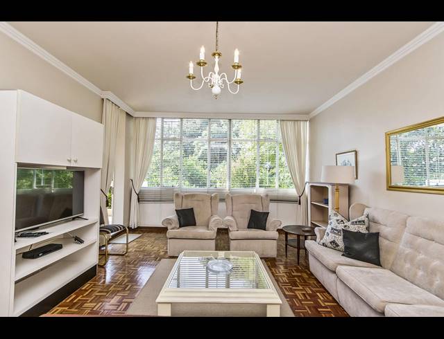 2 BEDROOM APARTMENT RENTED IN HYDE PARK